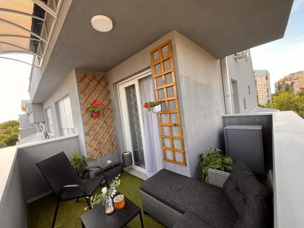 Slika 0 - Luksuzan kompletno opremljen petosoban stan 100m2, Novo Naselje, Bate Brkica 